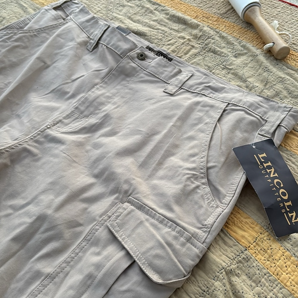 NWT Lincoln Outfitters Flex Cargo Tan Shale Shorts Men’s 48W Stain Resistant - Picture 12 of 16
